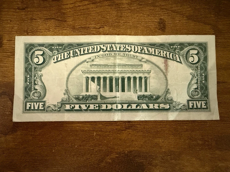 1974 $5 Dollar Bill, Federal Reserve NOTE /  E07423121* / Richmond Star Note - Image 2 of 2