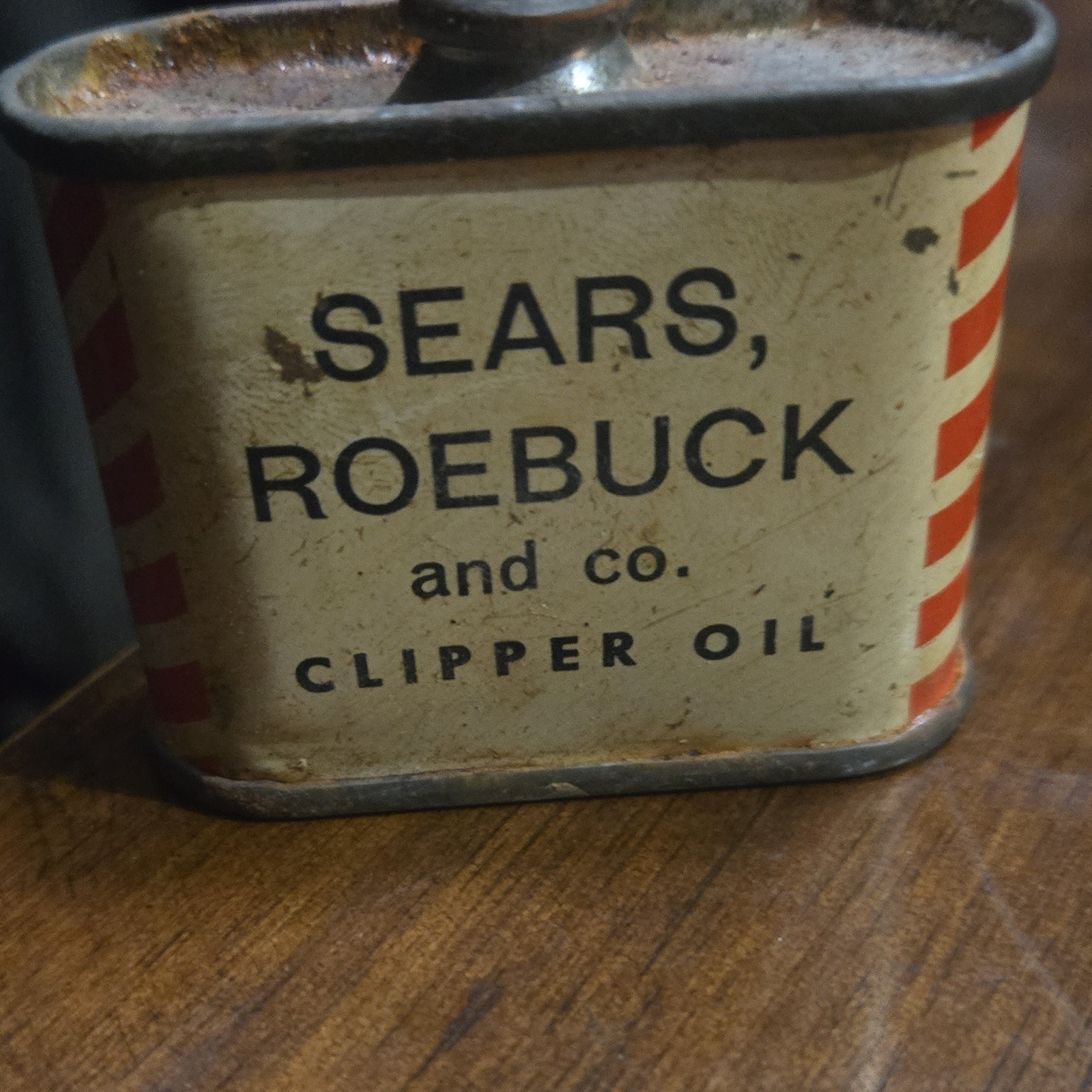 Sears, Roebuck and Co. Clipper Oil Advertising Can Beige Red Gas & Oil Theme