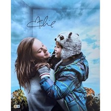 Brie Larson Signed Photo #3 (16x20) w/ Beckett