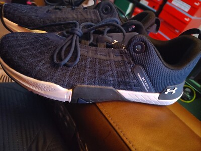 Under Armour Men s Train Technical Performance NAVY BLUE Sz M 10 +  SOCKS INCLU