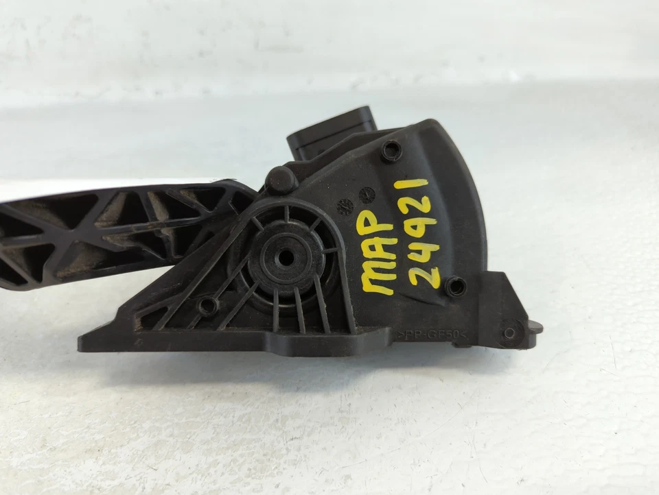 Chevrolet Silverado 1500 2008 acelerador de acelerador pedal de gasolina UBBNU Foto 4 de 4