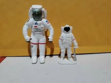 1998 NASA Astronaut APII PVC 2 3/4” Figure Hard To Find