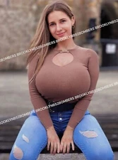 Jahnvi Bhattacharya Beautiful Model 8x10 Glossy Photo