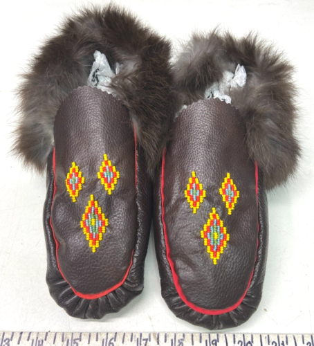 Native American Leather Beaded Rabbit Fur Moccasins Sz 8.5 &9.5 inch heel to toe - Foto 1 di 5