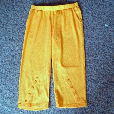 Helena Vera Capri Schlupfhose Crepe Gr. 38, goldgelb, weites Bein, luftig Neu M8