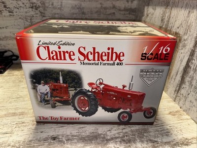 1/16 Claire Scheibe Memorial Farmall 400 Wide Front Tractor Die-cast Spec Cast