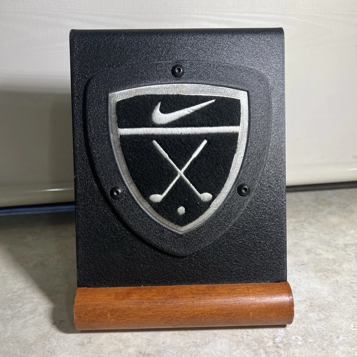 NIKE　ナイキ　照明　看板　什器　75、5×60×15　非売品 NIKE ナイキ 照明 看板 什器 75、5×60×15 非売品 NIKE ナイキ 照明