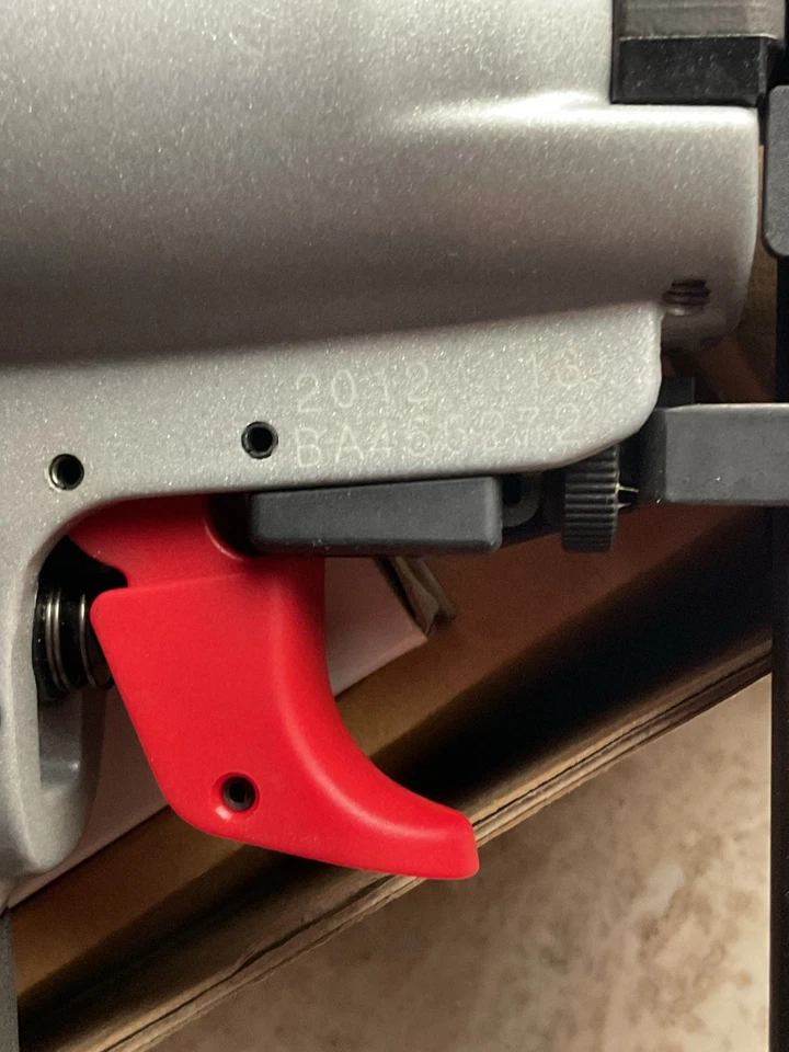 GRAPADORA PORTER CABLE NS100B Nueva Calibre 18 (1,2 mm) Envío Gratis Nueva en Caja Foto 3 de 4