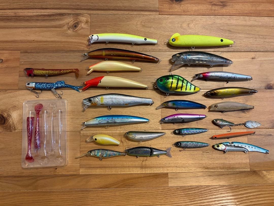 Bass Lure Set with 15+ Baits, Assorted Brands, Fresh Condition