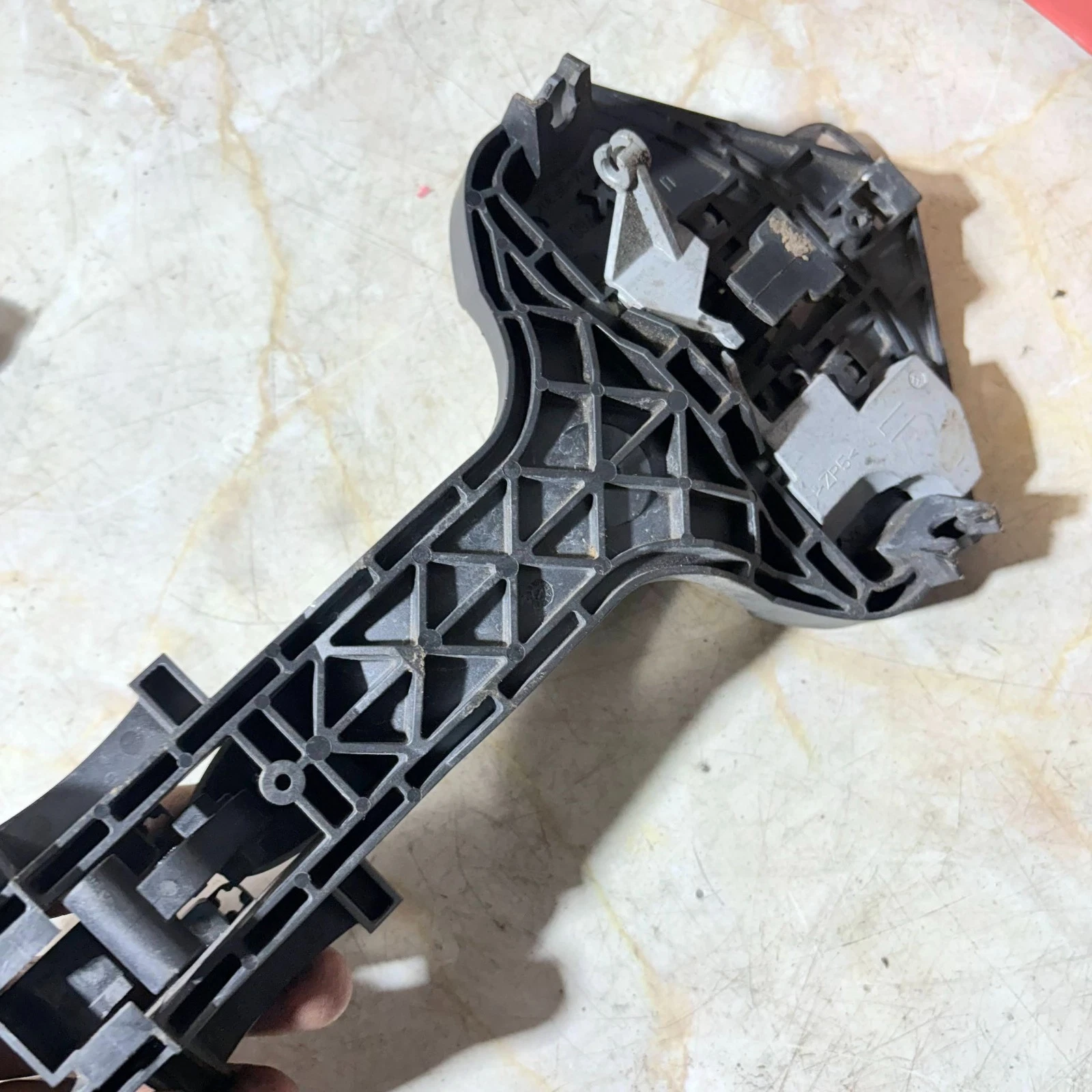 Rear side and linkage mounting details of A9067600934