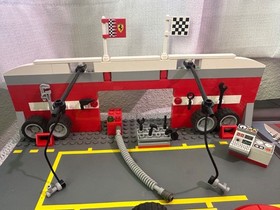 Lego 8375 Ferrari F1 Pit Set & instructions almost complete - read description