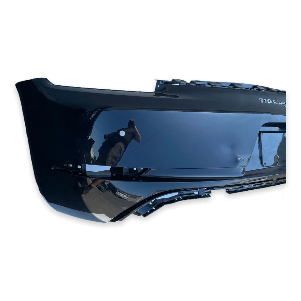 Cubierta de parachoques trasero OEM 982807421A Porsche 718 Cayman Boxster S 2017 2018 2019 Foto 2 de 4