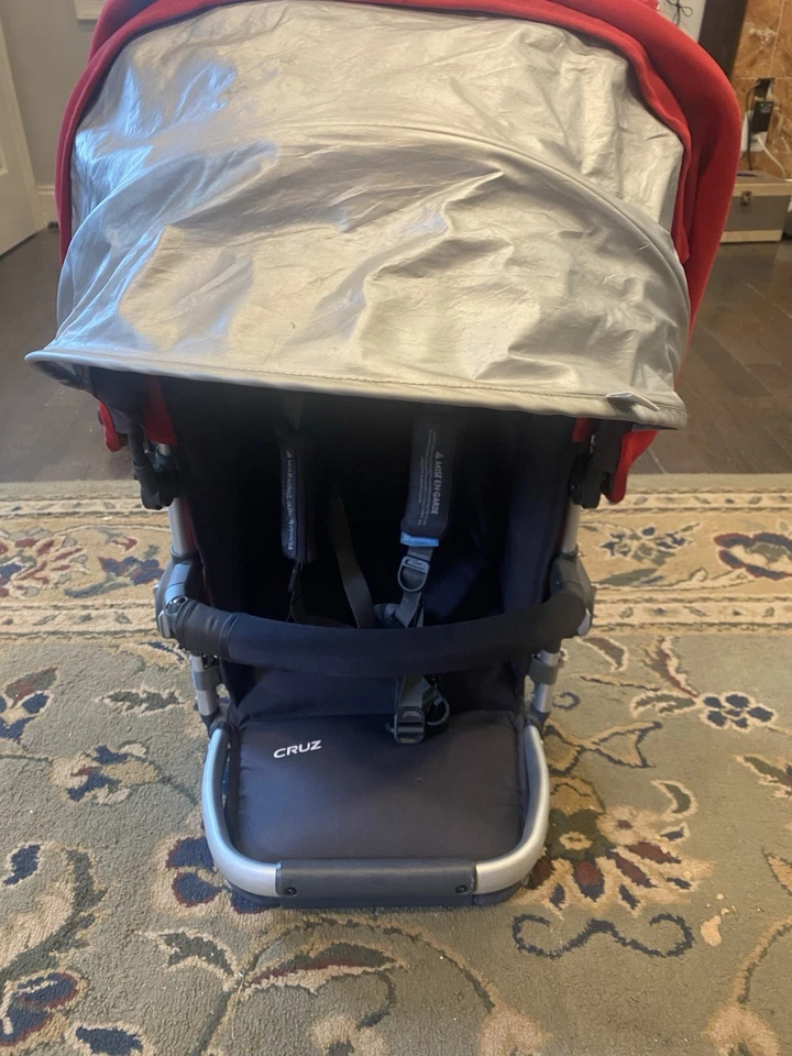 Uppababy Cruz 2015 asiento principal y toldo rojo ver descripción Foto 2 de 4