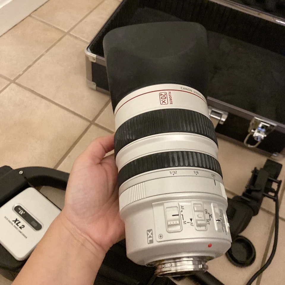 CANON XL2 Mini DV Camcorder Bundle - Image 4 of 4