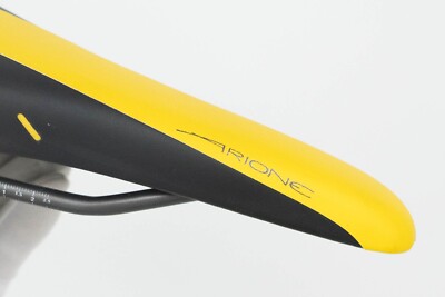 Fizik Arione R3 Test saddleイエロー サドル Kium NOS FIZIK ARIONE R3 REGULAR YELLOW VINTAGE SADDLE SEAT RACING ROAD