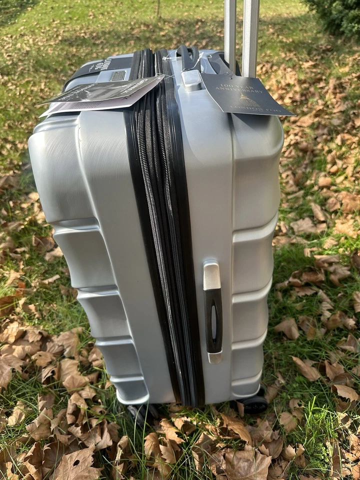 LONDON FOG GATWICK COLLECTION 24" EXTENSIBLE LADO DURO 8 RUEDAS SPINNER Foto 3 de 4