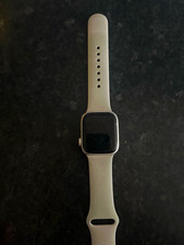 Apple Watch 44mm Silver Aluminium Case White Silicone Band Touchscreen