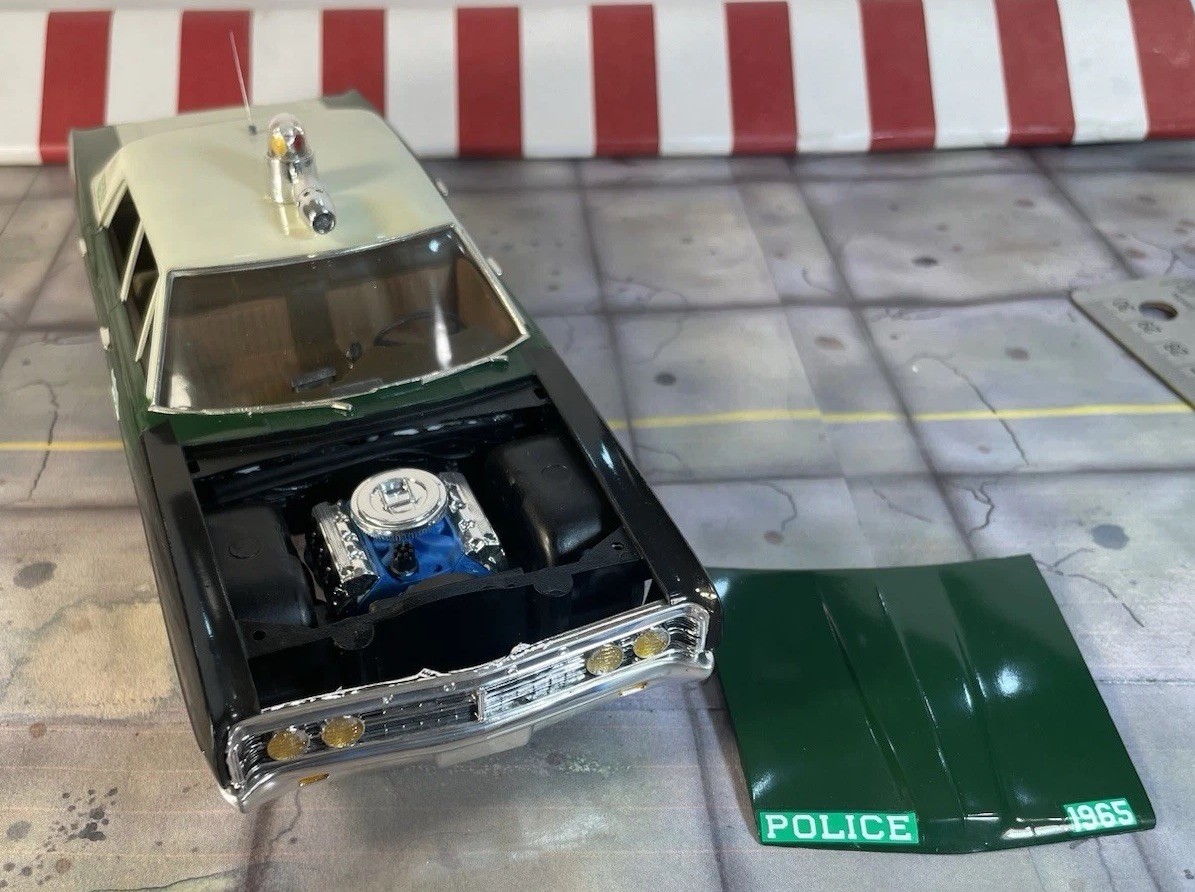 Nicely built 1/25 1970 Ford Police Car “RMP” NYPD Vintage Green White Black READ