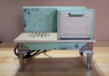 1930's Or 40's Kingston Toy Stove Cream and Green Model 408 Untested
