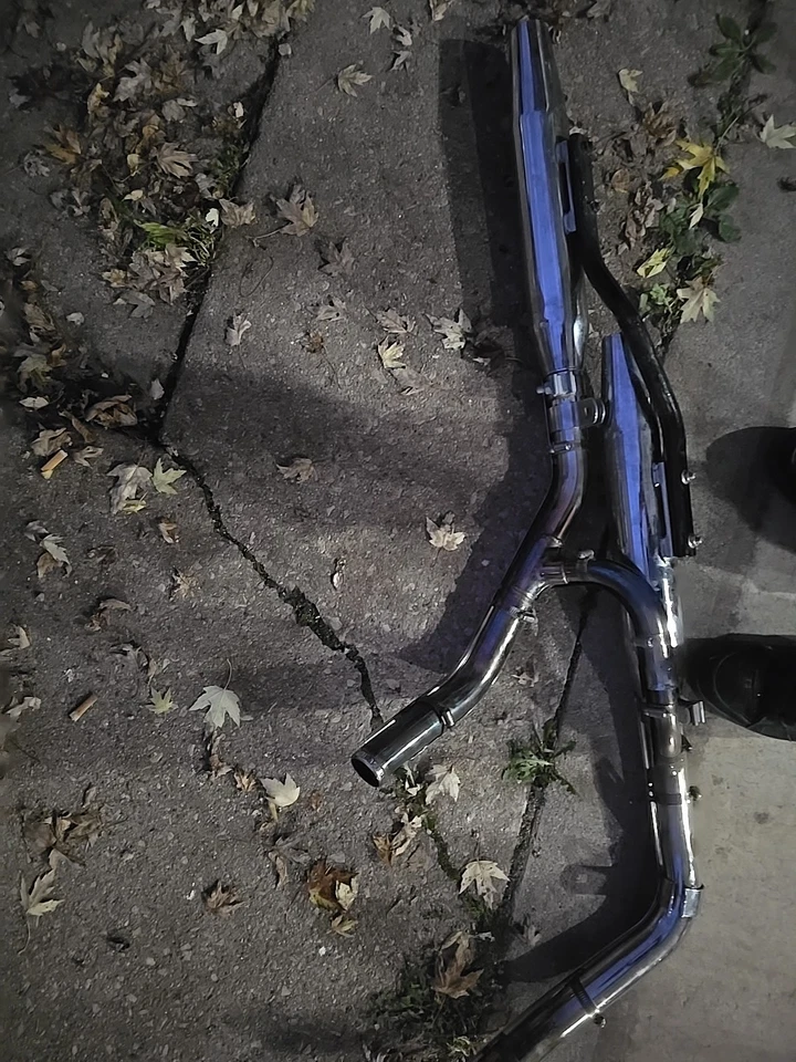 Harley Davidson Exhaust Pipes - Image 4 of 4