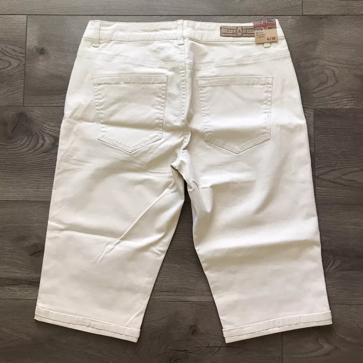 LIVERPOOL JEANS Size 6 28 JULIA SHORT CAPRI StoneColor BeachShorts