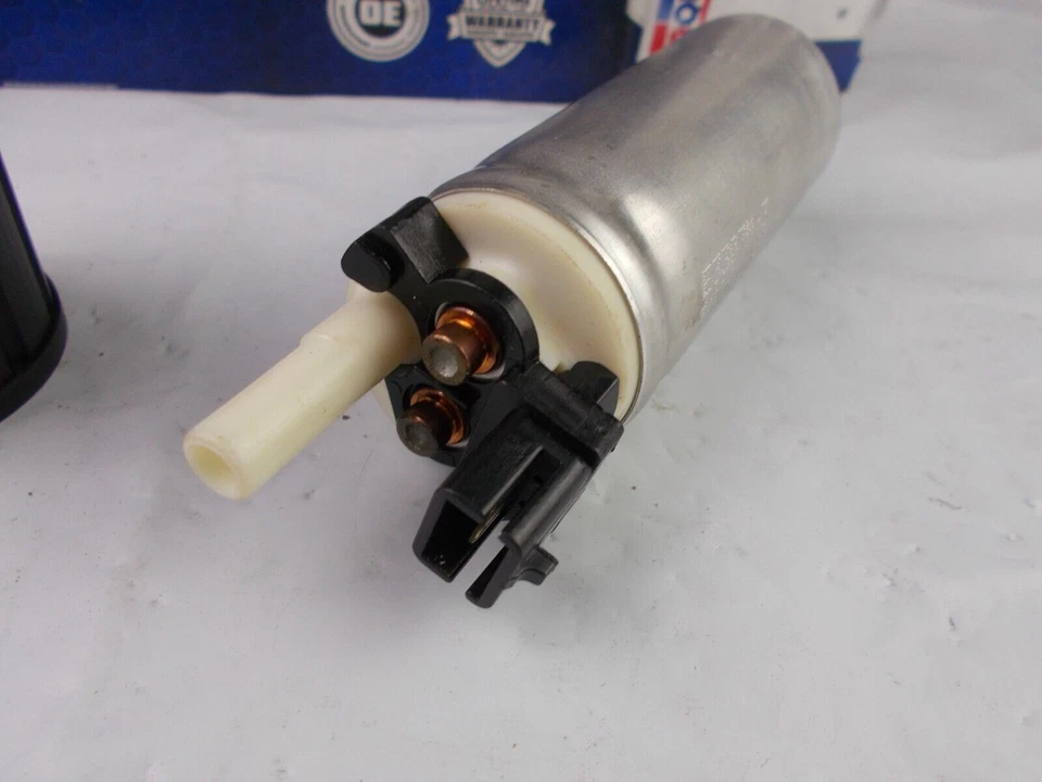 Bomba de combustible eléctrica CARQUEST M1496037 se adapta a; Cadillac DeVille 1994 Foto 2 de 4