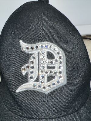 VICTORIAS SECRET | Detroit Tigers LIMITED EDITION BLING sequin baseball cap Detroit Tigers Hat with Sequined English D *BLING* | eBay main image 2