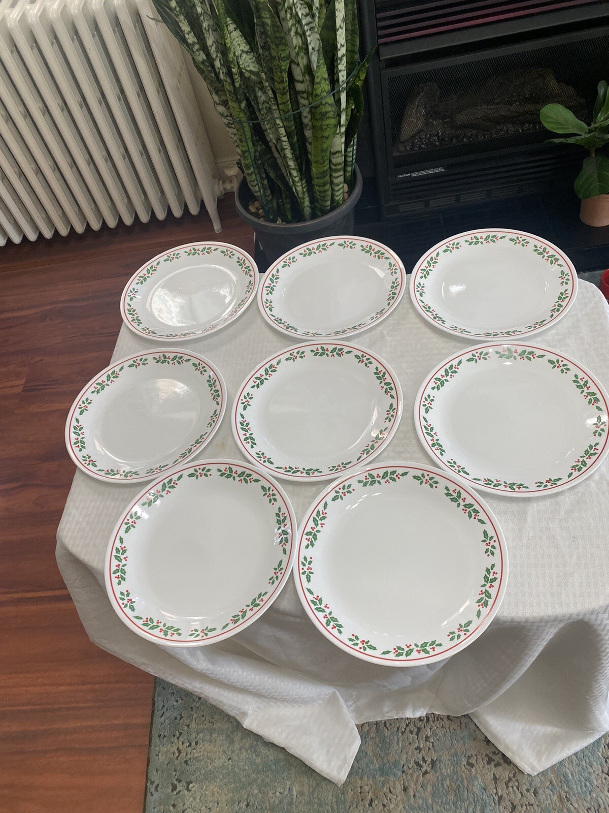 Vintage set of 8 Correlle Vitrelle Winter Holly Dinner Christmas Plates