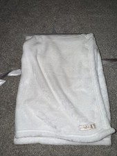 Baby Blanket White Soft Soft fleece Blankets Beyond NWOT Approx 30"x 30