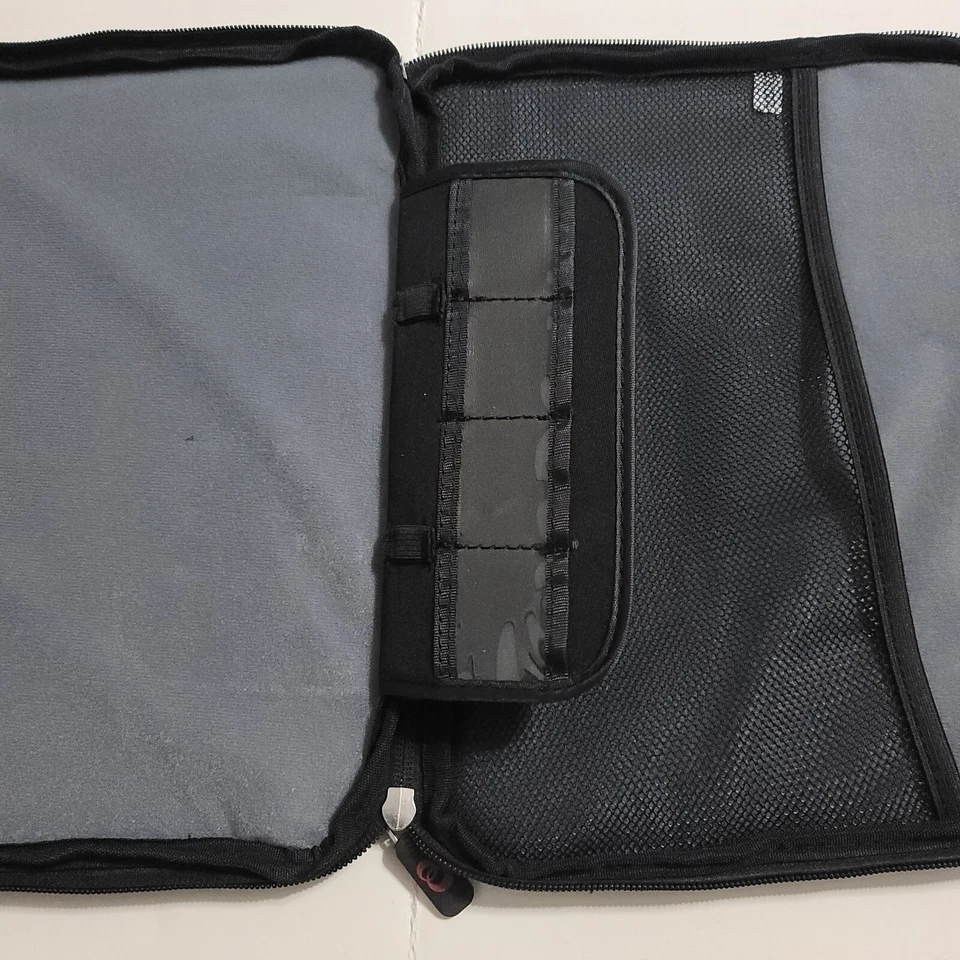 Capa macia acolchoada para tablet com zíper Universal com alça, com bolsos - Imagem 4 de 4