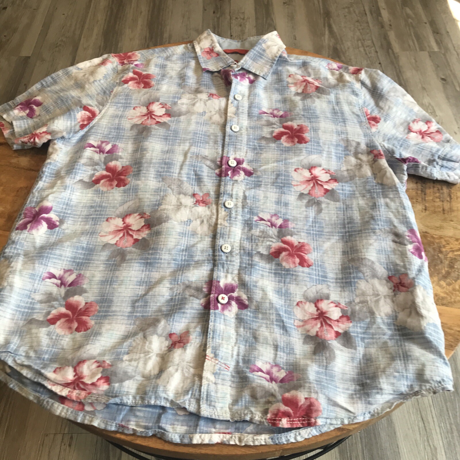 Tommy Bahama Relax Hawaiian Floral Print Shirt Short Sleeve Button Up Medium