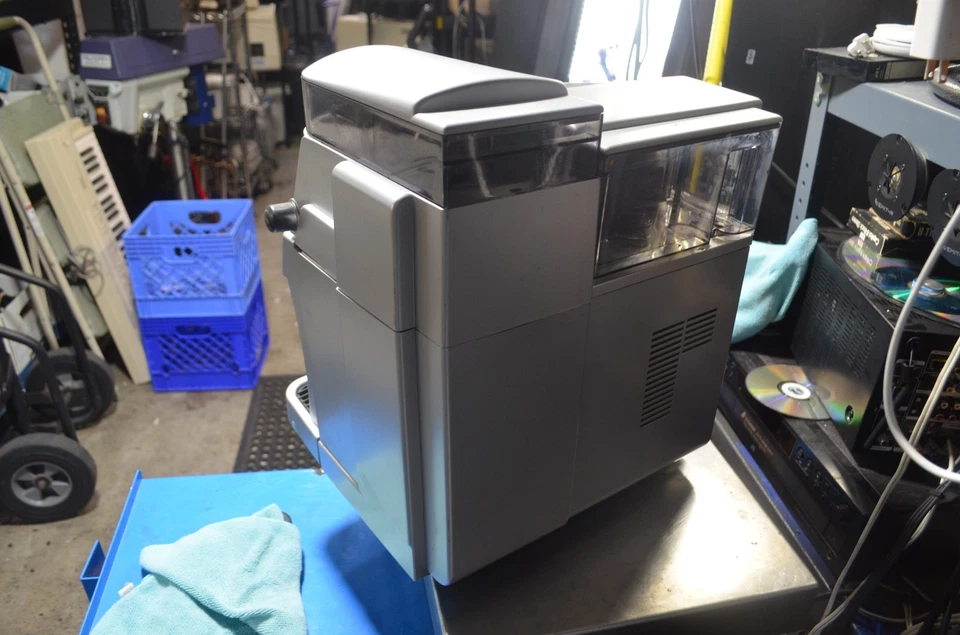 Máquina de café espresso Saeco Vienna De Luxe con molinillo incorporado PIEZAS O REPARACIÓN Foto 4 de 4