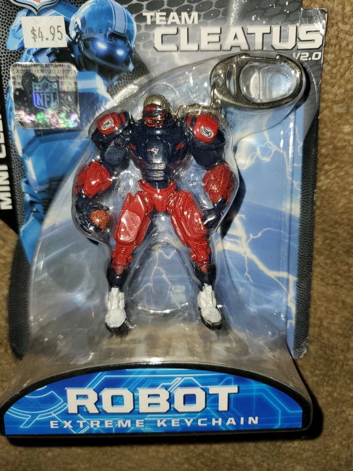NEW ENGLAND PATRIOTS 3" Team Cleatus FOX Robot V2.0 Key chain New in box - Image 2 of 3