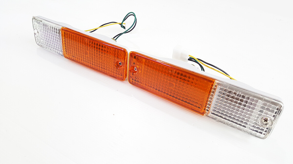 Front Indicator Bumper Light Lamp For Nissan Datsun 720