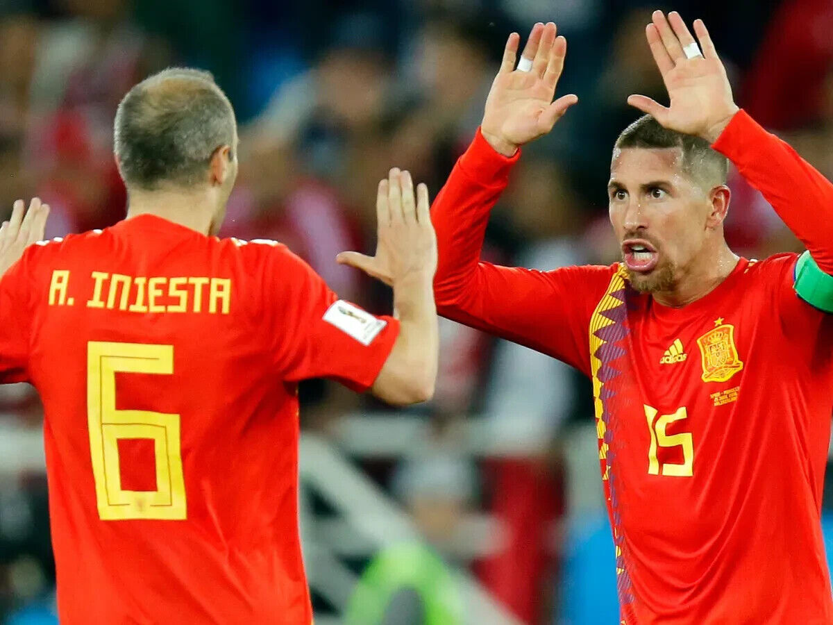 INIESTA #6 MEN'S ADIDAS SPAIN 2018/2019 HOME SOCCER FOOTBALL