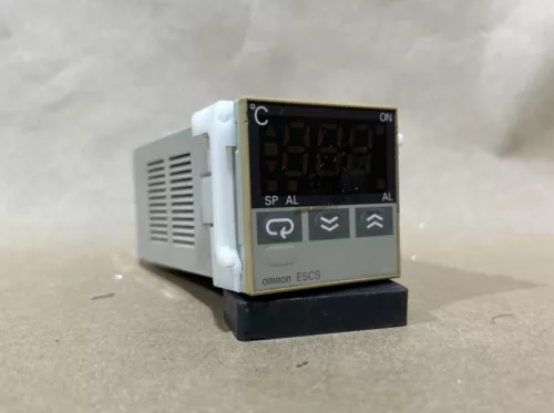 Omron Temperature Controller E5CS-Q1KJX MIJ