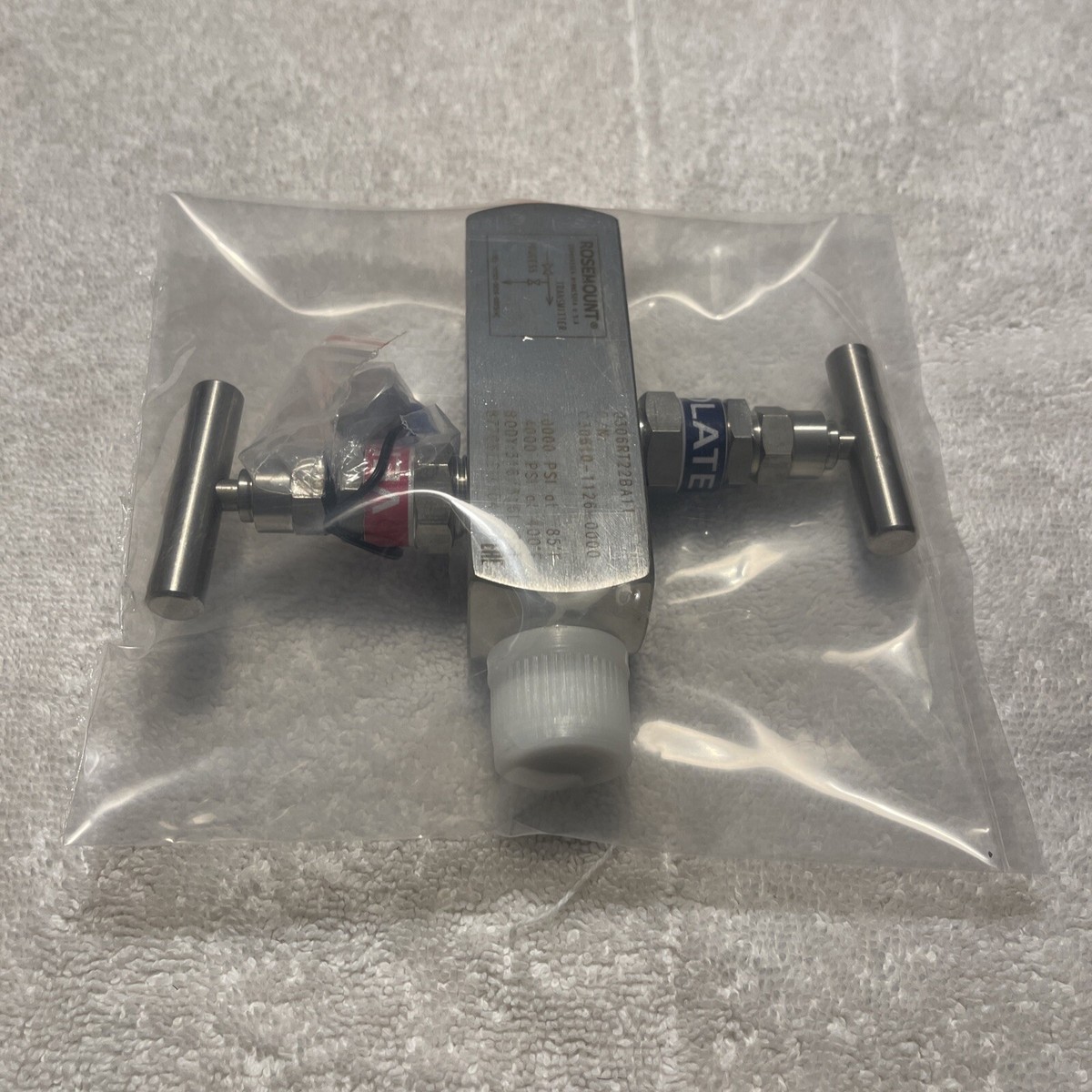 Rosemount 306 In-Line Manifold Block and Bleed Valve (C30610-1126 