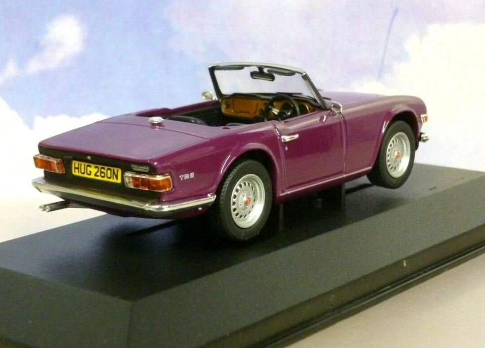 SUPERB DIECAST CORGI VANGUARDS 1/43 1974 TRIUMPH TR6 IN MAGENTA PURPLE VA14701 - Image 2 of 4