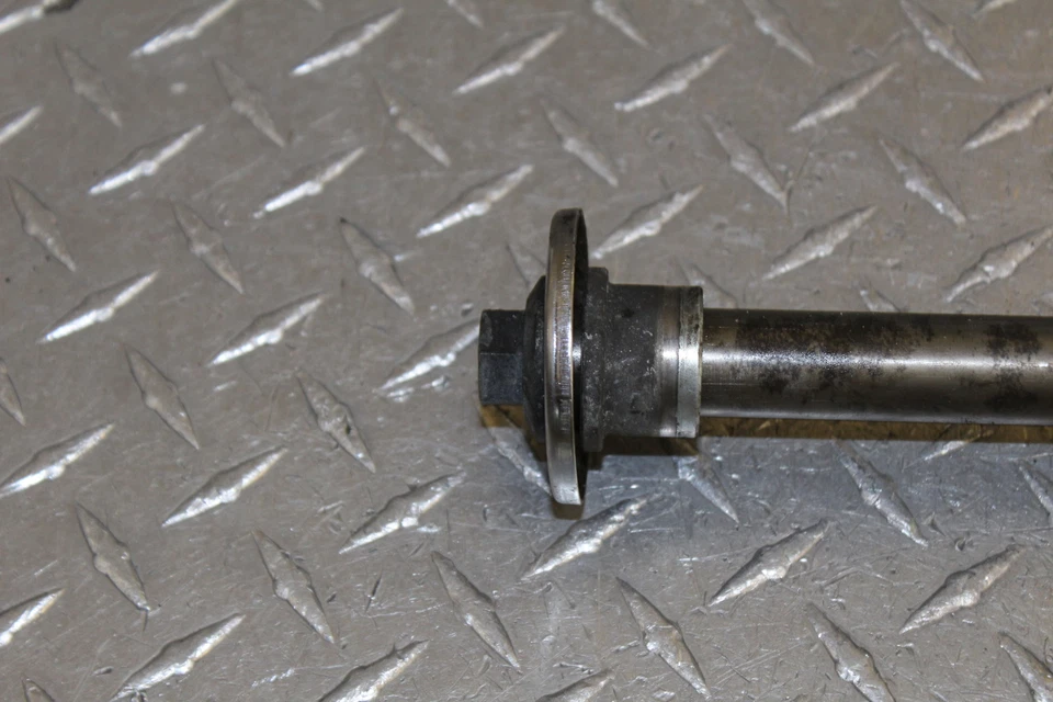 1985 KAWASAKI ELIMINATOR 900 ZL900A REAR AXLE BACK WHEEL RIM PIVOT BOLT AXEL - Изображение 2 из 4