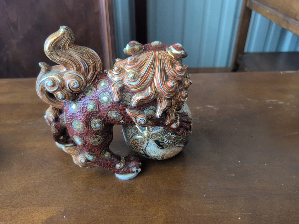 ANTIGUAS ESTATUA JAPONESA KUTANI FOO PERRO LEÓN ORO DORADO Foto 4 de 4
