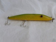 Vintage Unbranded 5-1/4 Inch Wood with Glass Eyes Folk Art Lure Lot P-731