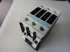 Siemens 3RT1026-1A Overload Relay Contactor 9A Coil 220/240VAC 50/60Hz  (31373)