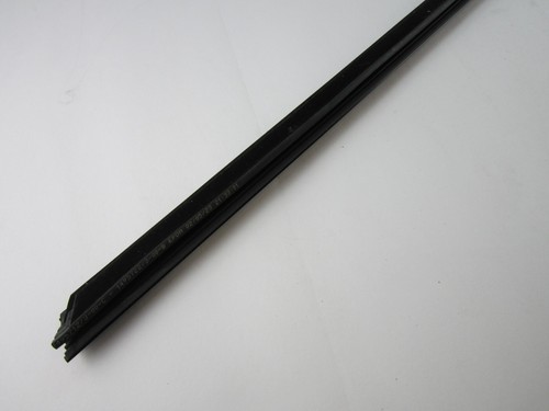 rg402108 Tesla Model Y 2020 2021 2022 2023 Front RH Door Window Belt Molding - Picture 4 of 6