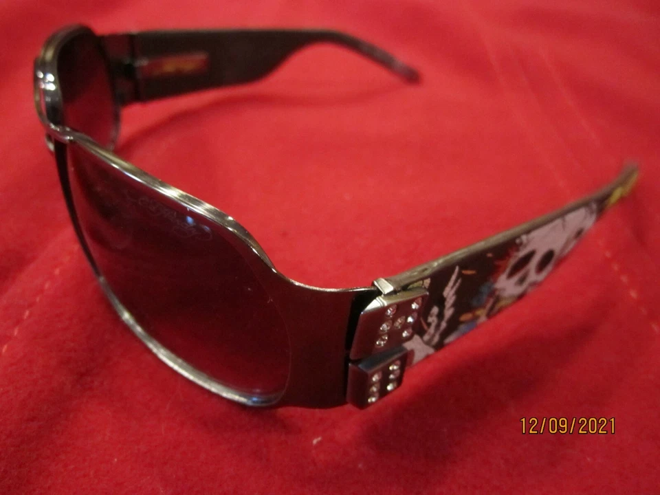 Очки солнцезащитные Ed Hardy Winner Take All EHS 037 DICE темно-серые революционные для глаз - Изображение 2 из 4