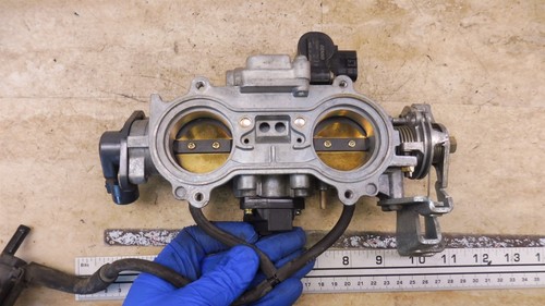 2001 Honda Goldwing GL1800 H364-1> throttle body assy - Picture 4 of 9