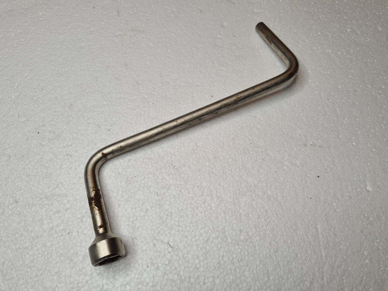 BMW WHEEL LUG WRENCH CRANK 17MM E36 E90 E91 E92 E93 323 325i 328i 330i