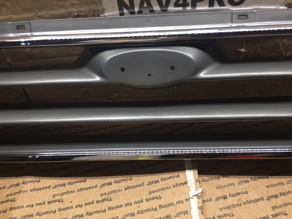 Ford Aerostar 1992-1997 minivan parrilla negra/sin emblema #G12 Foto 3 de 4