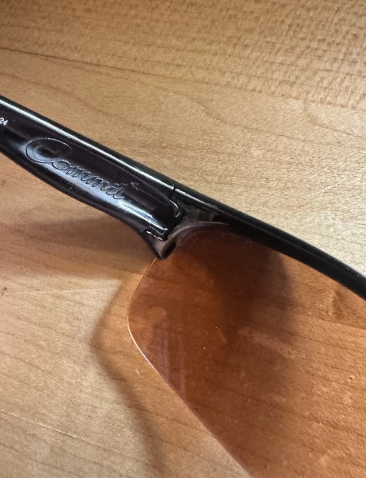 Gafas de sol Commit Oakley para mujer Foto 4 de 4