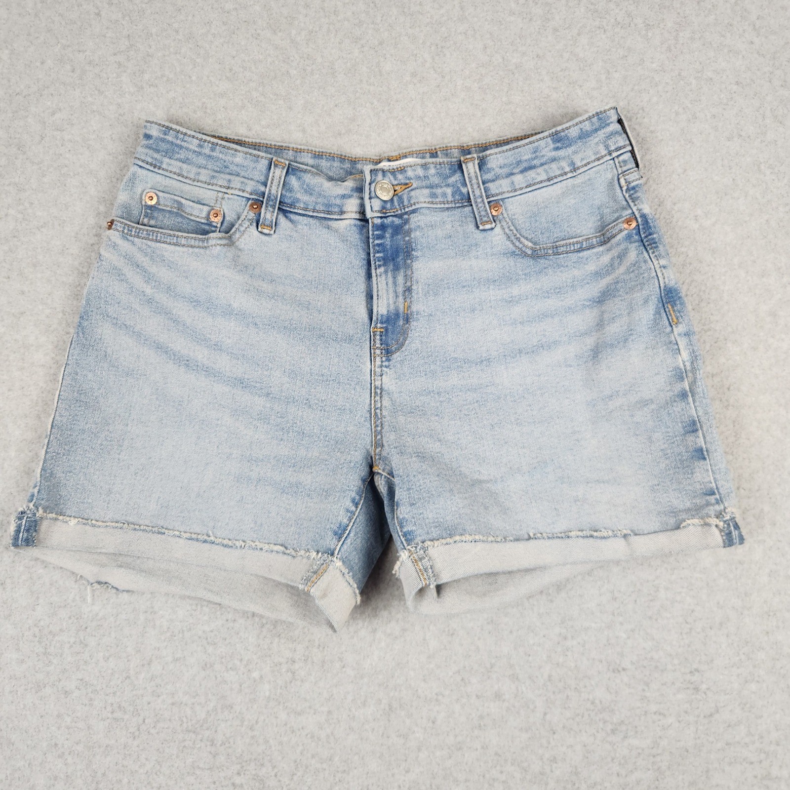 Denizen from Levi's Denim Shorts Womens 8 Blue Light Wash Mid-Rise Cuffed