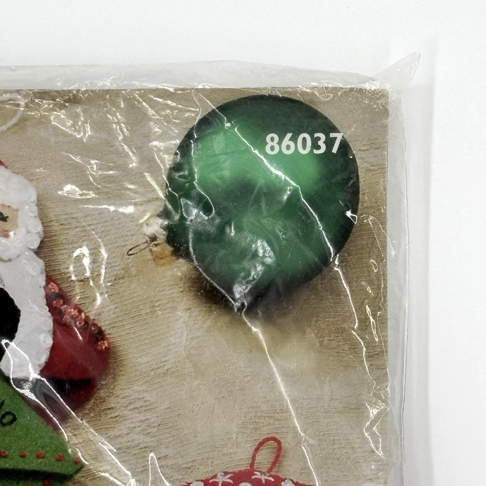 Bucilla 2007 CHRISTMAS GIFT CARD ORNAMENTS 5x7 Felt Ornament Kit 86037 Set Of 5 - Image 3 of 4